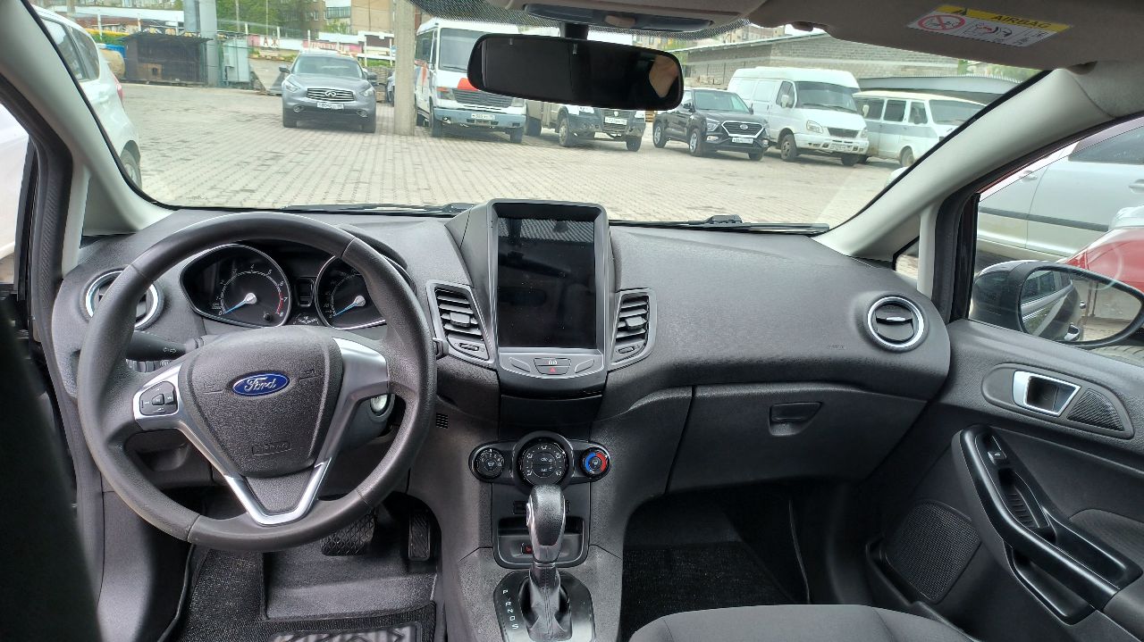Продаётся ford fiesta sedan 2016 г. в. пробег 150 тыс. км. в хорошем состоянии: - двигатель объём 1,6 л. атмосферный - акпп - кондиционер работает исправно - 4 электростеклоподъёмника - подогревы передних сидений, боковых зеркал, лобового и заднего стекла - электроусилитель руля - магнитола android мотор и коробка работают без нареканий, по ходовой ничего не гремит, не стучит. экономичный, городской авто. ремонтировать ничего не надо, сел и поехал. по документам всё в порядке. я собственник. цена: 895,000₽ торг присутствует при осмотре. макеевка +79494097562 - фотография - 12