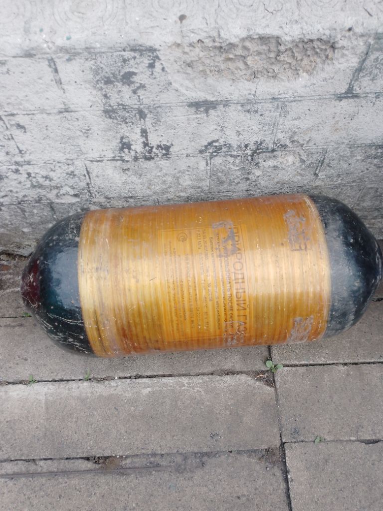 Продам гбо метановое редуктор нового оброса балон на 80 литрав стояла на волге цена 20т руб тел +79493918856. и пропановый балон на 80 литров цена 5 т руб - фотография - 1