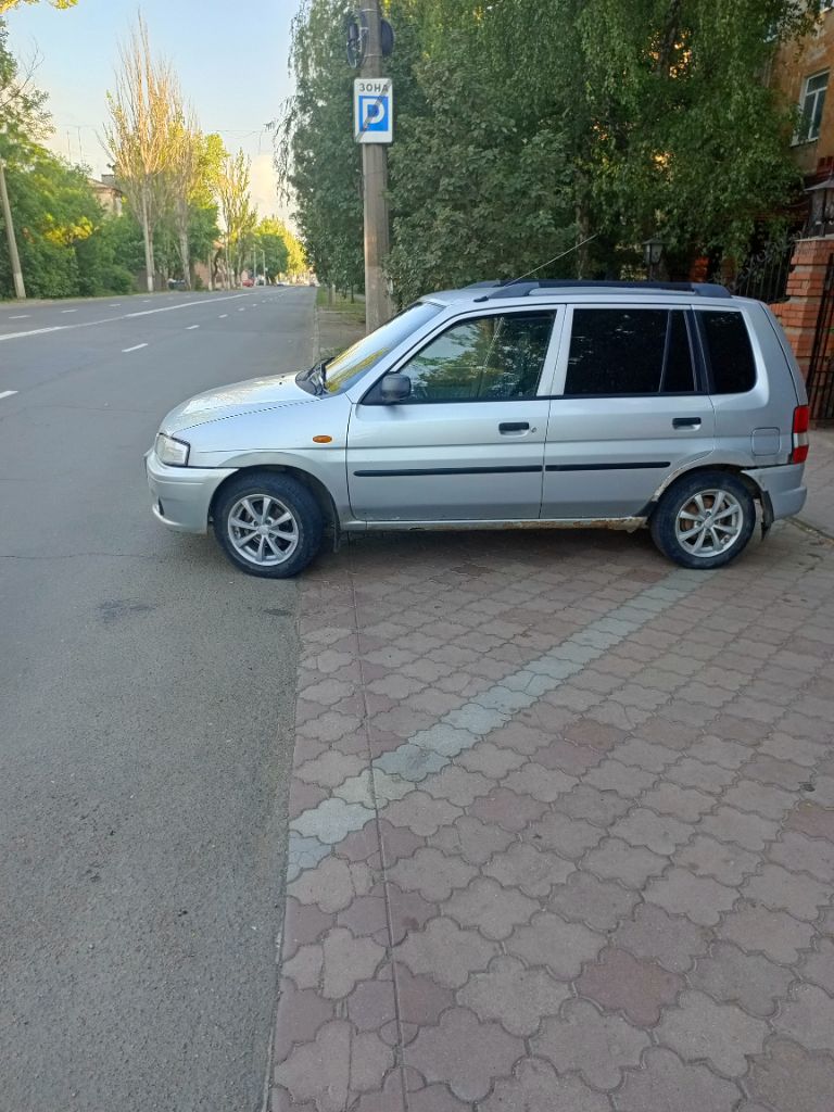 Мазда демио 1999 год. торг. сигнализация, стеклоподъёмники, зимняя резина. гаражное хранение. собственник 220000₽ - фотография - 2