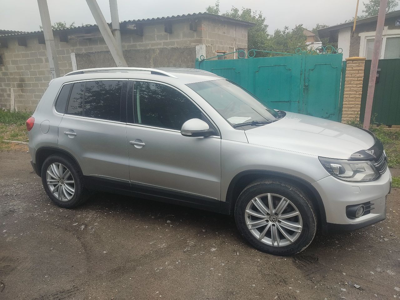 Продаю цена 1100000 руб volkswagen tiguan 2.0 tsi at 2011г. , 170л. с., акпп, 4wd, пробег 225000км.... - фотография