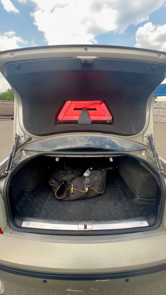 ‼‼продаю: skoda superb 2007 года‼‼ ‼мотор: 1.8 turbo mкпп‼ ✅цена: 750.000 руб. .✅ ✅пробег: 254 876 км✅ по кузову в хорошем состоянии, родной окрас, салон ухоженный, машина всегда в чистоте, гаражное хранение. технически автомобиль исправен и обслужен. вся ходовая часть в отличном состоянии, поменяны все фильтра и масла. комплектация: кондиционер, электропакет, abs, мультимедиа, сигнализация, установлен газ. 📞+7 (949) 412-64-26 📞+7 (949) 412-62-77 - фотография - 8