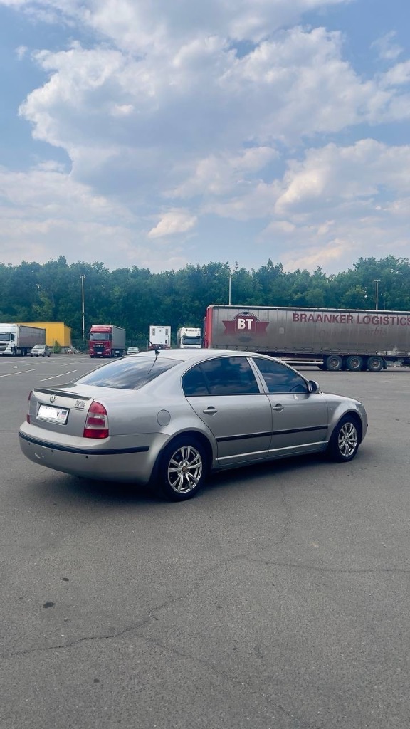‼‼продаю: skoda superb 2007 года‼‼ ‼мотор: 1.8 turbo mкпп‼ ✅цена: 750.000 руб. .✅ ✅пробег: 254 876 км✅ по кузову в хорошем состоянии, родной окрас, салон ухоженный, машина всегда в чистоте, гаражное хранение. технически автомобиль исправен и обслужен. вся ходовая часть в отличном состоянии, поменяны все фильтра и масла. комплектация: кондиционер, электропакет, abs, мультимедиа, сигнализация, установлен газ. 📞+7 (949) 412-64-26 📞+7 (949) 412-62-77 - фотография - 2