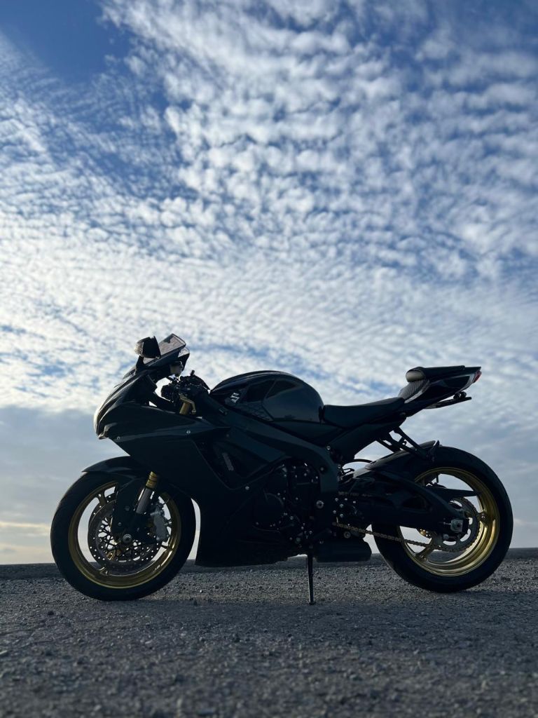 Продам 🏍️ suzuki gsxr 750 l8 2018г пробег 3000км - фотография - 6