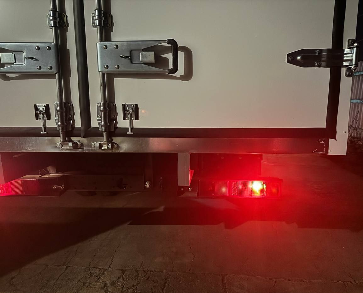 Продам газель - бизнес. состояние идеальное. 2014 г. в. пробег 124 000. вкладывать не нужно ничего, сел и поехал. ширина будки 2.04, длина 4.12, высота 1.90 ( по внутренним замерам). на все вопросы отвечу по телефону. г. макеевка цена 1 800 000. +79493569314 - фотография - 3