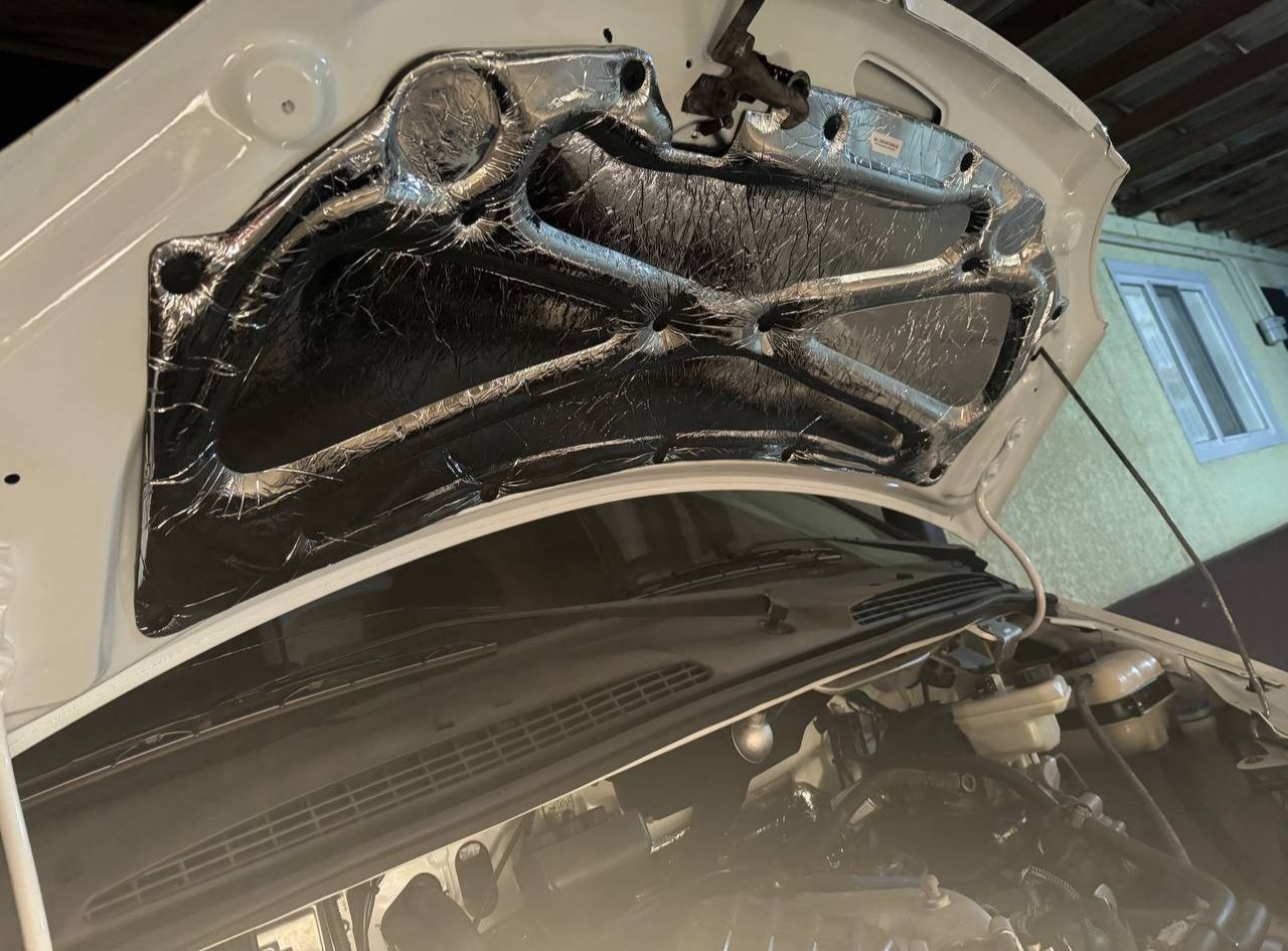 Продам газель - бизнес. состояние идеальное. 2014 г. в. пробег 124 000. вкладывать не нужно ничего, сел и поехал. ширина будки 2.04, длина 4.12, высота 1.90 ( по внутренним замерам). на все вопросы отвечу по телефону. г. макеевка цена 1 800 000. +79493569314 - фотография - 10