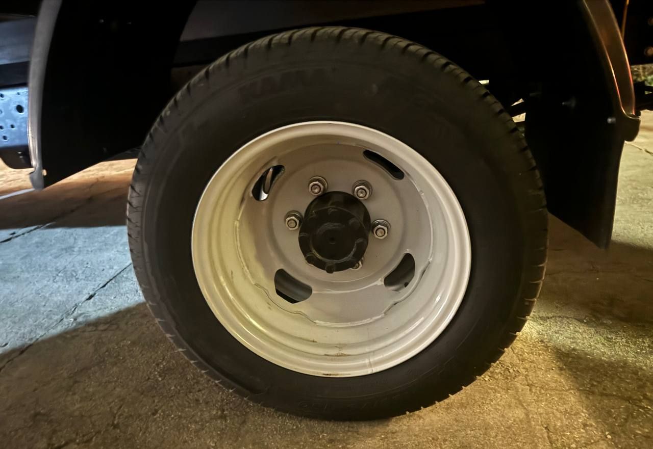 Продам газель - бизнес. состояние идеальное. 2014 г. в. пробег 124 000. вкладывать не нужно ничего, сел и поехал. ширина будки 2.04, длина 4.12, высота 1.90 ( по внутренним замерам). на все вопросы отвечу по телефону. г. макеевка цена 1 800 000. +79493569314 - фотография - 11