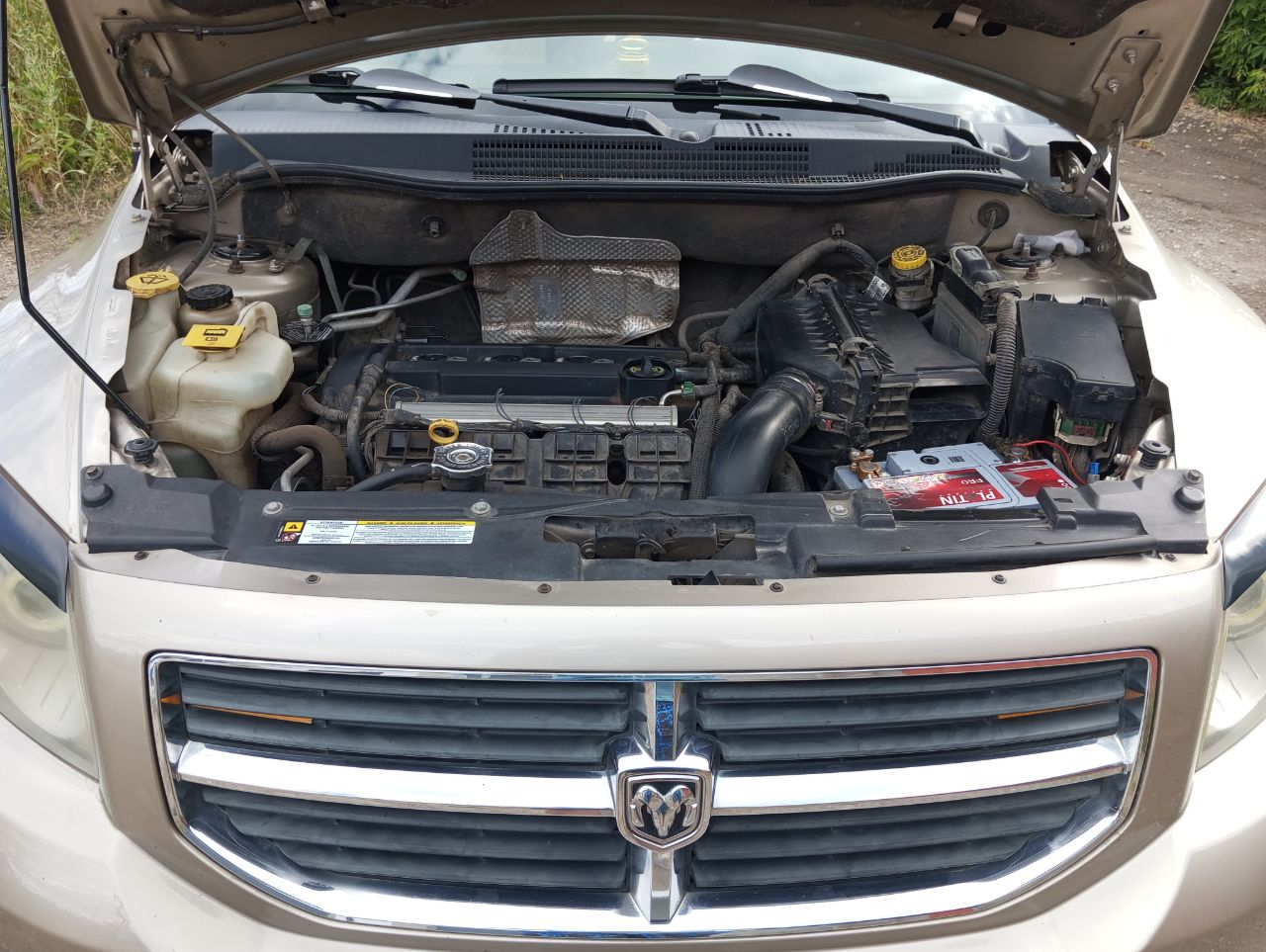 Продам свое личное авто dodge caliber 2010г. рестайлинг. 2.0 бензин, акпп-вариатор, пробег: 155т. в отличном состоянии, не бит, стекла оригинал, ухоженный, обслужен, гаражного хранения! двигатель, акпп, подвеска все отлично. сел и поехал! по кузову ок! abs, airbag, гур, круиз-контроль, кондиционер, эл/стекла-зеркала, подогрев, ц/замок, 2 ключа, магнитола android и т. д. салон хороший! документы в порядке, я владелец! продажа без номеров! ц: 800.000р. енакиево. +79493652755. - фотография - 8