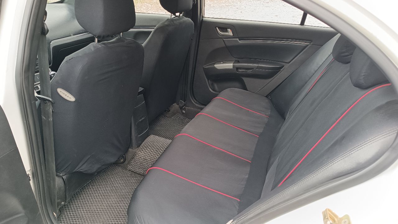 Продам geely emgrand ec7 1.8 2013 года, с пробегом 122т, в хорошем состоянии как внешне так и технически, не гнилая. машина хозяйская, ухоженная, стоит газ( зарегистрирован). хорошая комплектация, стеклоподъёмники, регулировка зеркал, центральный замок, кондиционер дует, но надо дозаправить, по документам полный порядок цена 550т. р + небольшой торг осмотр г. енакиево тел. +79493936854 - фотография - 9