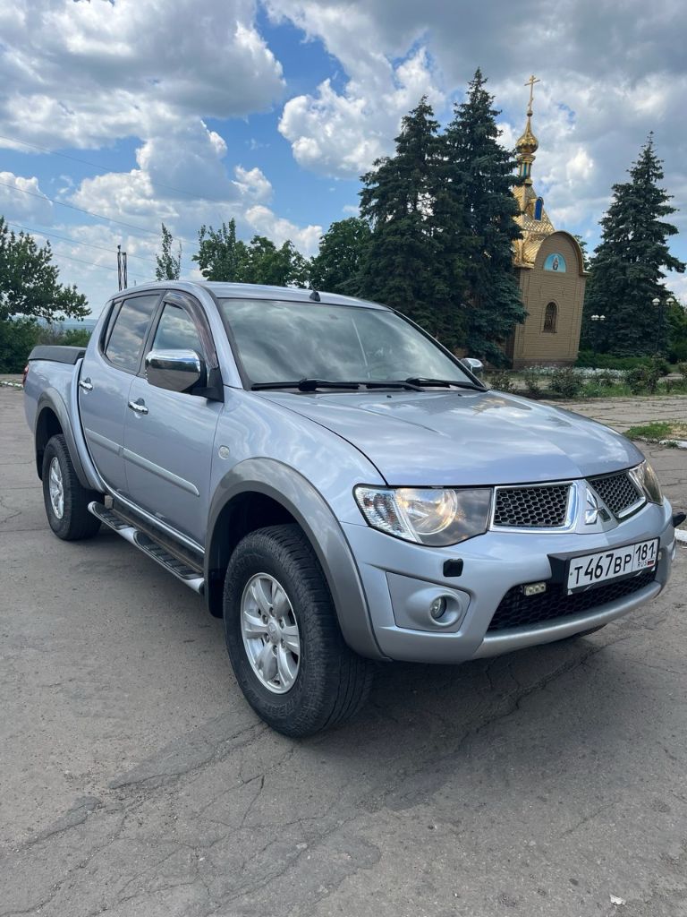 Mitsubishi l200, 2013 года выпуска, рестайлинг.2,5 дизель, автомат, раздатка super select пробег 136... - фотография