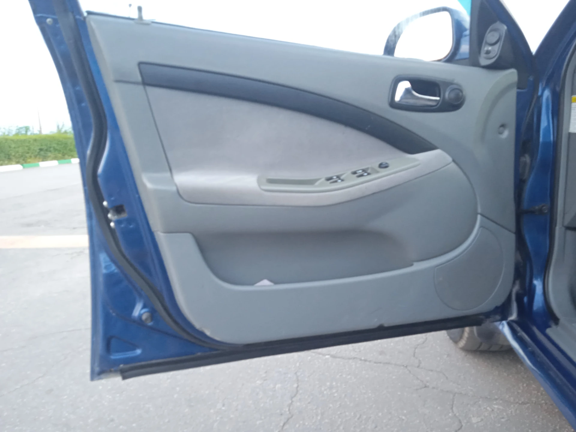 Продам шевроле лачетти 2007года выпуска 1,6l,109л, с, пробег 218тыс, авто в хорошем состоянии, что по кузову, что технически, шиы лето новые r-15, комплект зимних шины отдам в придачу, комплектация: гидроусилитель руля, abs, четыре электростеклоподъёмника, шесть подушек airbag, безопасности кондиционер холодит, подогрев зеркал заднего вида, музыка андроид, камера заднего вида, основной свет линза led, тонировка, сигнализация с обратной связью, обслужена вложений не требует, с документами порядок, три владельца по птс, интересующие вопросы по телефону, смотреть авто город, шахтёрск, тел +79495963046 цена 450рб, торг - фотография - 13