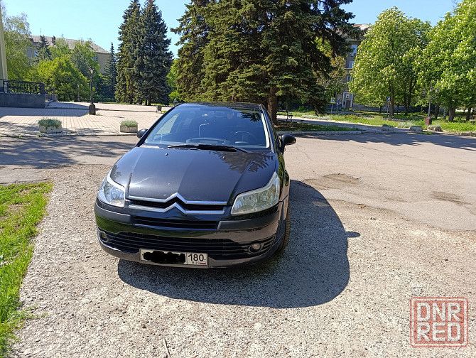 Ситроен с4 2006г, хорошее, цена - 550 000 р. без торга. машина технически исправна, куплена в 2012 году, пробег родной. в такси не эксплуатировалась. недавно заменены: катушка зажигания, генератор (оригинал), бензонасос (оригинал), тросики ручника. на 180 000 км заменены: грм, помпа, термостат, радиатор кондиционера (кондиционер работает), рулевая рейка (немного туже в управлении, чем новая). требуют замены задние стойки. кузов: заменены пороги, перекрашена задняя дверь. сигнализация работает. своевременное обслуживание. непрокуренный салон. летние шины на дисках, комплект стальных дисков. комплект зимних шипованных шин на легкосплавных дисках. второй ключ. ( г. донецк, г. макеевка, г. ясиноватая +7949 323 13 78) - фотография - 9