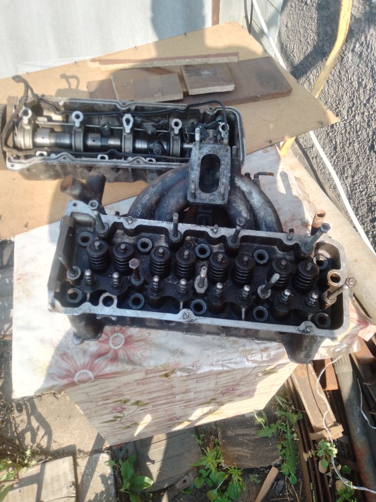 Продам бензобак б у ваз 2104 целый. цена 2.500.т руб. тел +79493918856.головка ваз 2105рабочяя с крышкой в месте цена 15 т руб - фотография - 2