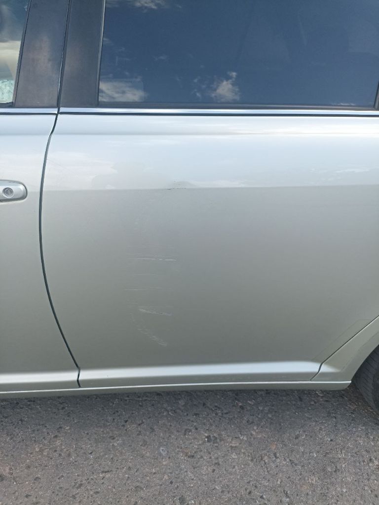 Продам toyota avensis 2,4 автомат в кузове универсал 2004 г. в. отличное состояние для своего возраста! пробег — 282 тыс. км, но машина в полном порядке: двигатель после капремонта (пробег после ремонта — всего 10 тыс. км). произведен капитальный ремонт генератора, заменён радиатор. кузов в хорошем состоянии, автомобиль без дтп. комплектация на уровне: кожаный салон, подогрев сидений, электростеклоподъёмники (4 шт. ), электроскладывание зеркал, 2-зонный климат-контроль, датчик дождя и т. д. дополнительно с авто отдам: зимнюю резину (в хорошем состоянии), моторное масло, фильтр и новые передние колодки. машина на увереном ходу. цена 750 000 руб. , торг только у капота. мой номер +79494901802 эдуард. звоните, отвечу на все интересующие вопросы. - фотография - 10