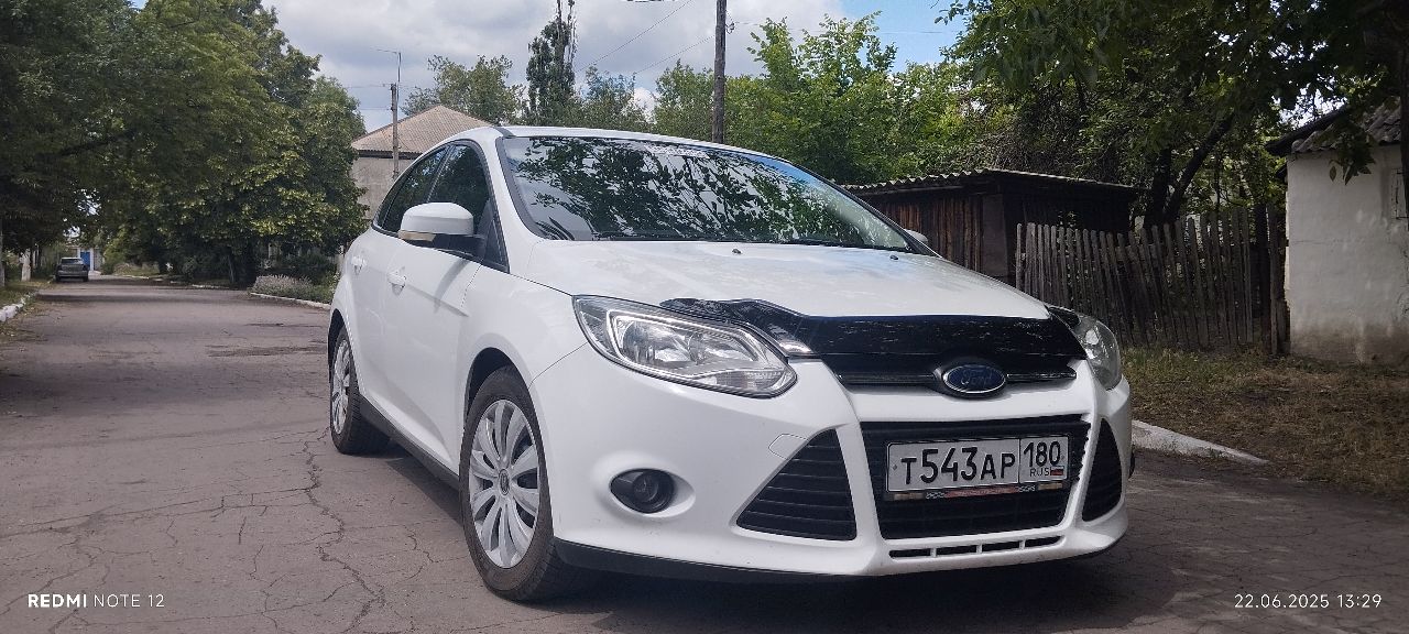 Очень срочно продам форд фокус 3 хэтчбек, 720 т. р торг, 2011 г. в 1,6 125л. с, автомат, пробег 214... - фотография