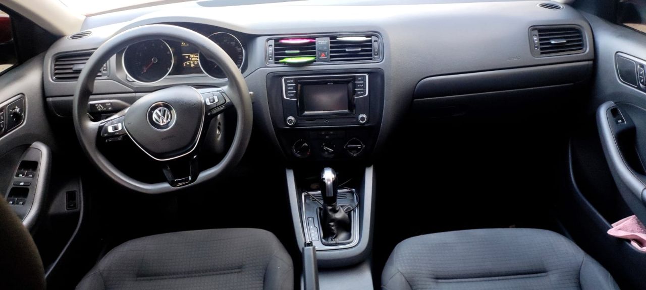 Срочно продам volkswagen jetta, 2016 года. объем 1,4, кпп - автомат 6-ти ступенчатый, обычный, не dsg, цена 1,140 млн. руб. , торг. пробег 114 тыс. км. салон в хорошем состоянии, кондиционер, камера заднего вида, авто очень экономичен, электростеклоподъемники, подогрев заднего стекла, магнитола, новая резина, детально по телефону +79493202480, +79493560528 - фотография - 9