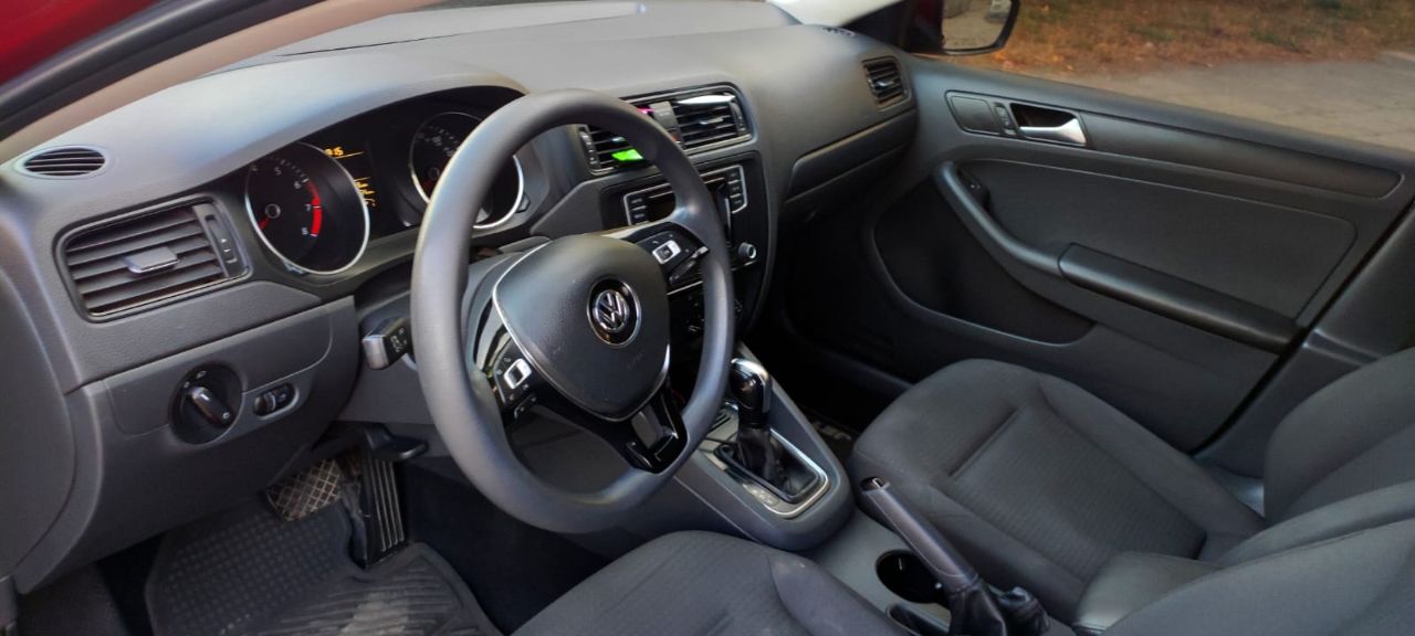 Срочно продам volkswagen jetta, 2016 года. объем 1,4, кпп - автомат 6-ти ступенчатый, обычный, не dsg, цена 1,140 млн. руб. , торг. пробег 114 тыс. км. салон в хорошем состоянии, кондиционер, камера заднего вида, авто очень экономичен, электростеклоподъемники, подогрев заднего стекла, магнитола, новая резина, детально по телефону +79493202480, +79493560528 - фотография - 8