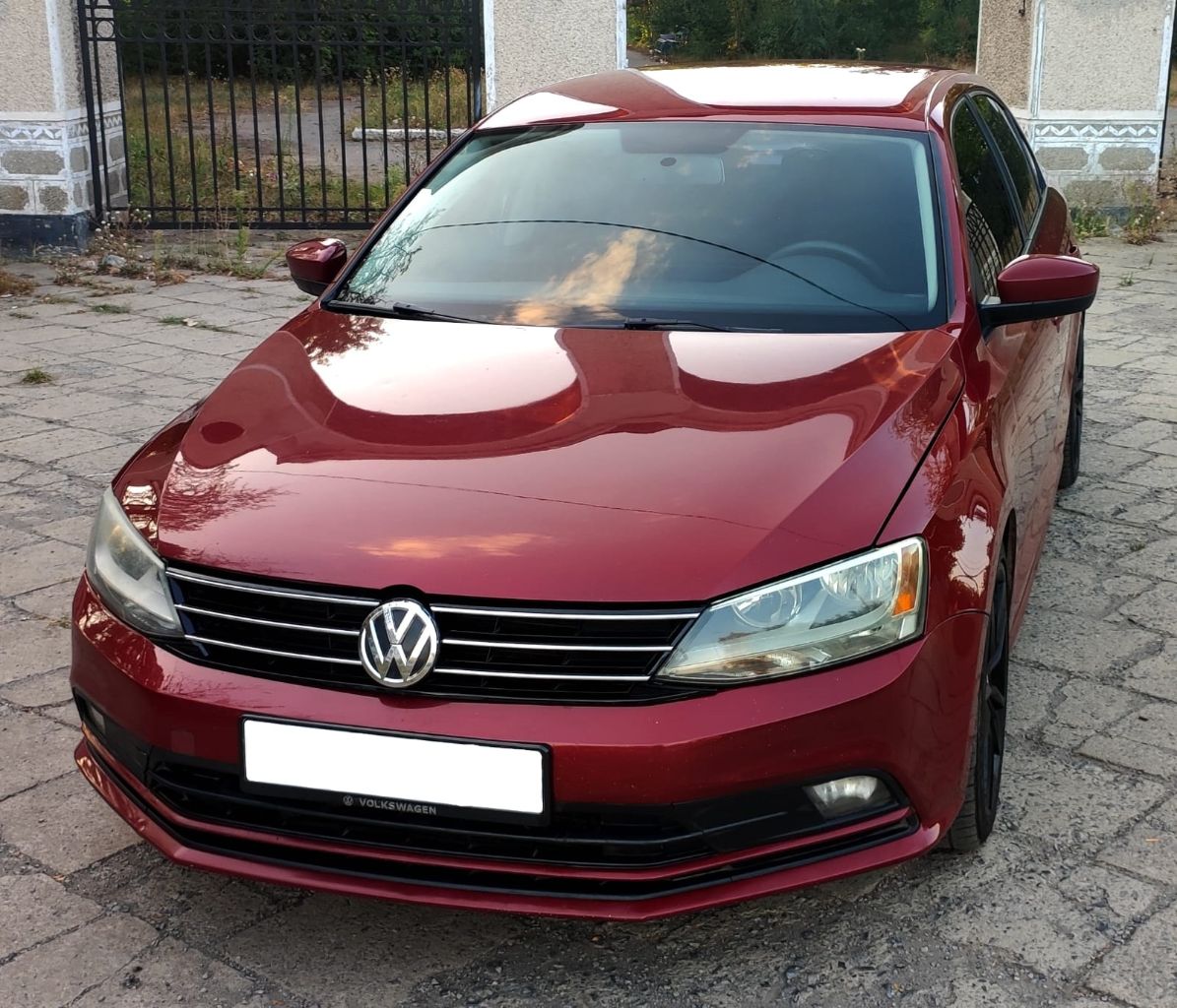 Срочно продам volkswagen jetta, 2016 года. объем 1,4, кпп - автомат 6-ти ступенчатый, обычный, не ds... - фотография