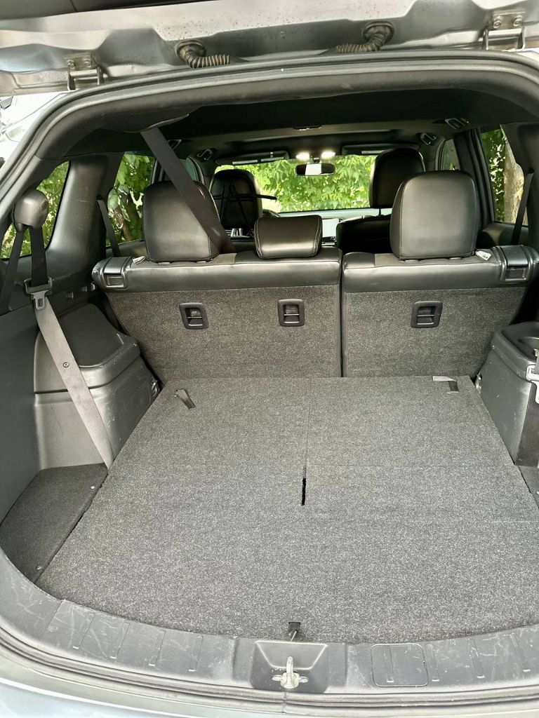 Продам mitsubishi outlander, 12/2018, 2.4 л. , полный привод. машина своевременно обслуживалась. есть все выписки с сто с момента пригона. дополнительно установлена мультимедийная система teyes cc3 2k 6/128гб 9 дюймов c системой кругового обзора и камерами 360. выполнена профессиональная шумо и виброизоляция дверей и капота. штатные динамики заменены на урал-74с. м. установлены led противотуманные фары с переключением на дальний свет. в прошлом году произведена антикоррозийная обработка кузова. автомобиль оснащен всеми удобствами для привередливого автолюбителя: датчики слепых зон, люк, комбинированный салон из кожи и алькантары, черный потолок, датчики давления шин, 3 ряд сидений. реальному покупателю отдам комплект зимней резины (использовалась 1 сезон) bridgestone blizzak dm-v3. пробег: 97 300 км. тел/tg: +79492103818 цена: 2 100 000 рублей. - фотография - 7