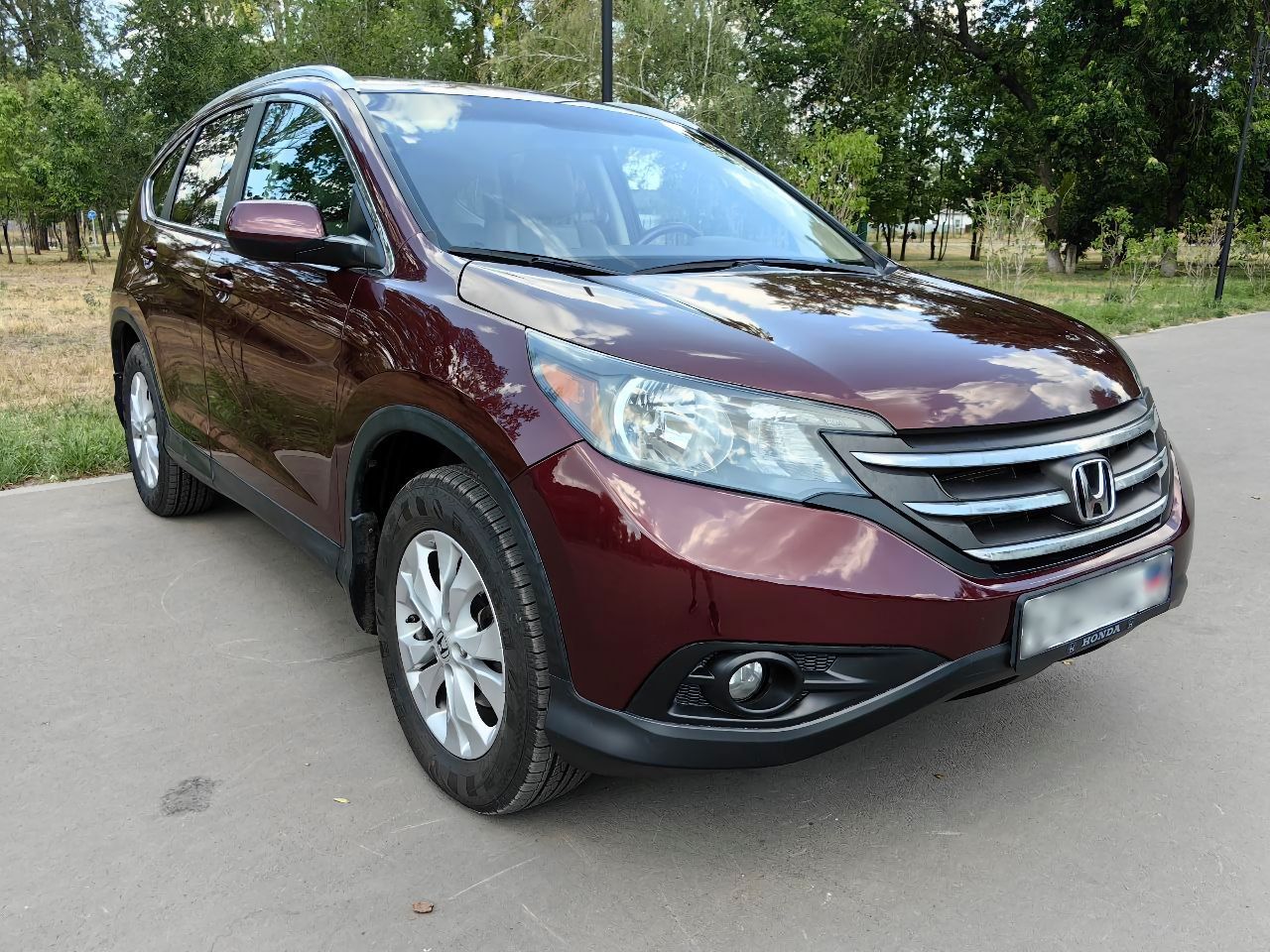 Honda cr-v 4 2012, 2.4 at. полная комплектация ex-l. техническое состояние идеал, обслуживалась своевременно, масло в двигателе больше 5ткм, в коробке больше 30 ткм не каталось. ласточка родная, продаю а связи с приобретением нового авто. цена 1 850 000. обоснованный торг. +79493218550 - фотография - 2