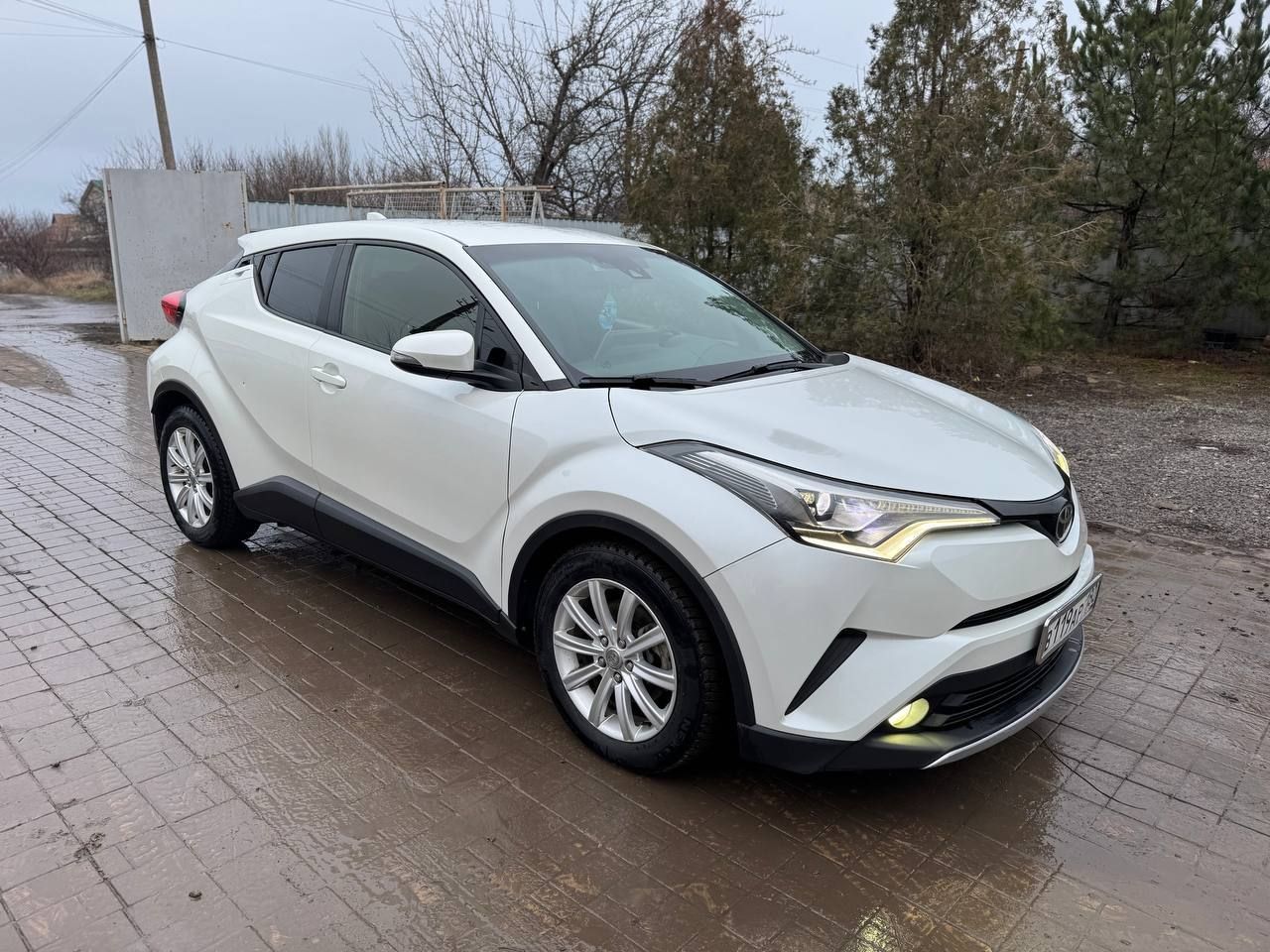 Продам toyota c-hr✅ собственник 2020 год пробег 61 000 км 1 хозяин в птс 2 литра бензин комплектация 🔥🔥🔥двухзонный климат-контроль, электро усилитель руля, камера заднего вида, abs, ebd, esp, системы bsm, rcta, airbag, мультируль, адаптивный круиз контроль, удержание в полосе, дистроник, датчик сближения, датчики слепых зон, hold режим, 3 режима вождения, противотуманные фары, датчик света, 4 стеклоподъемника, электроподогрев зеркал, обогрев заднего стекла, штатная сенсорная мультимедиа с bluetooth, carplay, usb, aux, авто в хорошем состоянии отличная музыка цена 2 200 000 тел: +7 (949) 635-01-10 - фотография - 2
