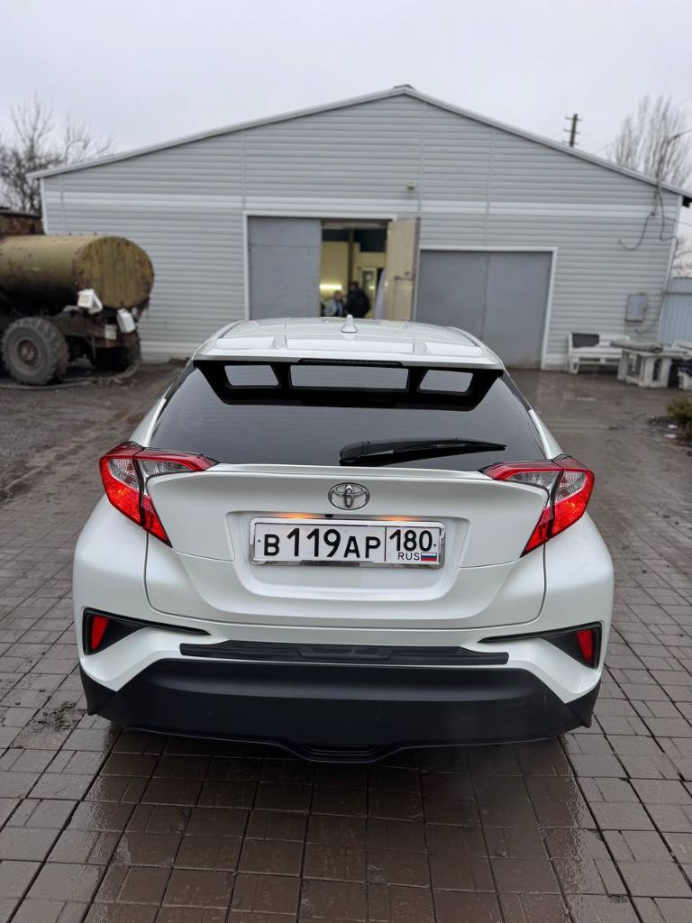 Продам toyota c-hr✅ собственник 2020 год пробег 61 000 км 1 хозяин в птс 2 литра бензин комплектация 🔥🔥🔥двухзонный климат-контроль, электро усилитель руля, камера заднего вида, abs, ebd, esp, системы bsm, rcta, airbag, мультируль, адаптивный круиз контроль, удержание в полосе, дистроник, датчик сближения, датчики слепых зон, hold режим, 3 режима вождения, противотуманные фары, датчик света, 4 стеклоподъемника, электроподогрев зеркал, обогрев заднего стекла, штатная сенсорная мультимедиа с bluetooth, carplay, usb, aux, авто в хорошем состоянии отличная музыка цена 2 200 000 тел: +7 (949) 635-01-10 - фотография - 4