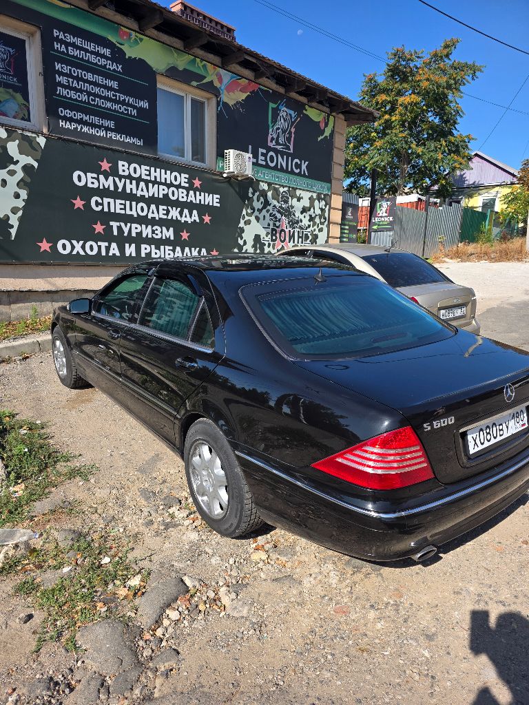 Продам. mercedes-benz w220 s600 trasco ( бронированный в6/7+) пробег 50 000 км. (оригинальный) 2002 год редкое состояние. технически полностью исправен. работает абсолютно всё. кузов полностью обработан керамикой. свет отличный. коробка и мотор работают идеально. диски с бронирезиной в отличном состоянии. документы чистые. 1,850 🍋 торг +7 949-8000-900 - фотография - 7