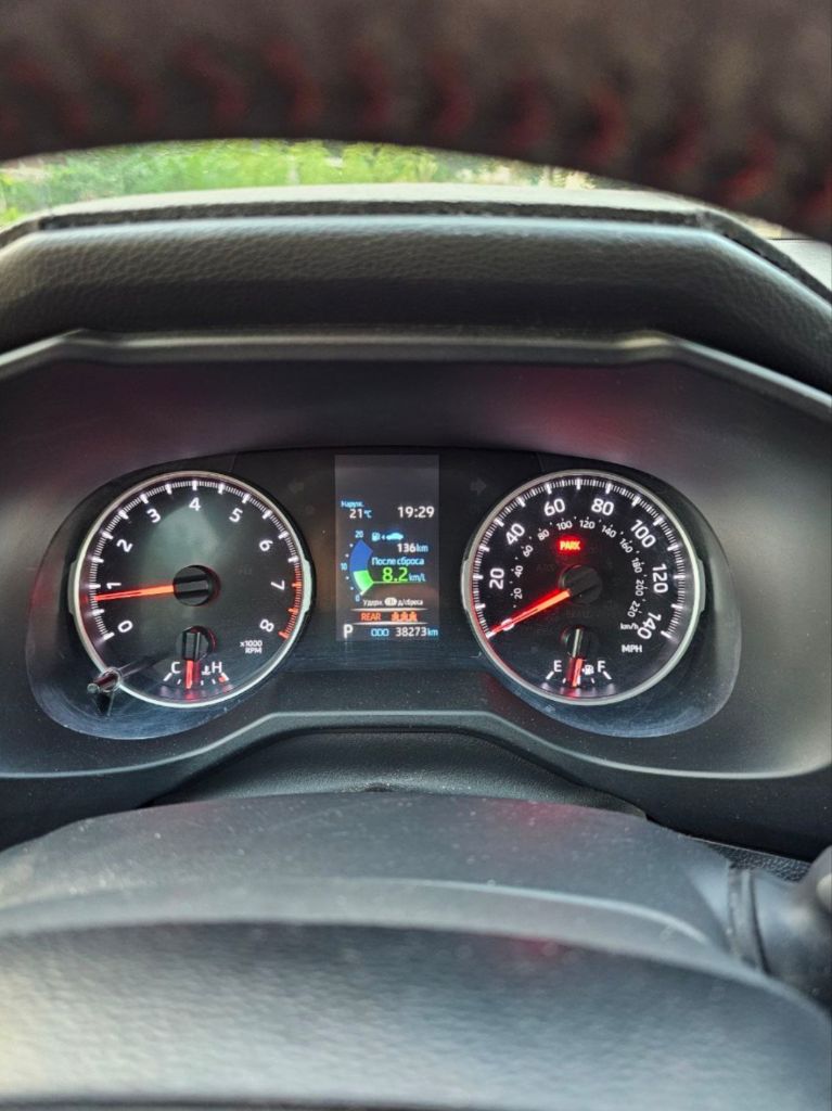 Продам тойота rav4 2021 полный привод двигатель 2.5 8 ступенчатый автомат пробег 38000 цена 3350000 торг. донецк. +79493162292 - фотография - 6