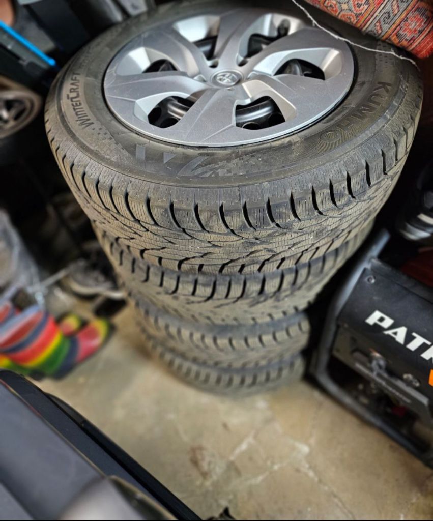 Продам тойота rav4 2021 полный привод двигатель 2.5 8 ступенчатый автомат пробег 38000 цена 3350000 торг. донецк. +79493162292 - фотография - 7