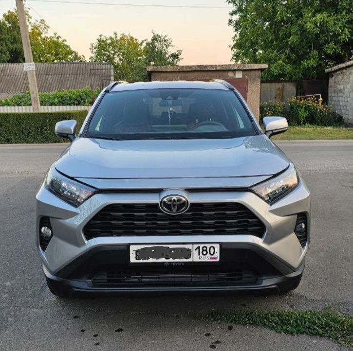Продам тойота rav4 2021 полный привод двигатель 2.5 8 ступенчатый автомат пробег 38000 цена 3350000... - фотография