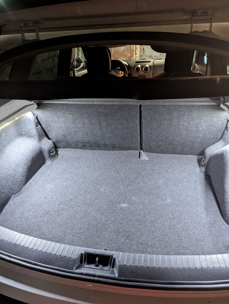 Продам свой автомобиль nissan qashqai ( рестайлинг) 2010 г. в., 2.0 (141 л. с.), кпп: m-cvt vin: sjnfbaj10u2130111 автомобиль в хорошем состоянии. юридически чист. собственник. автотека зеленая кузов оцинкованный, ржавчины, гнили нет птс оригинал без дтп, вся безопасность целая, оригинальная оригинальный пробег 213 445 км стекла родные, кроме лобового (заменено ввиду трещины) двигатель работает отлично, расхода масла нет, не стучит, не троит. коробка переключает без рывков и пинков, работает хорошо. 30.07.2025 заменено масло в двигателе и вариаторе со всеми фильтрами, заменен салонный фильтр. 01.08.2025 установлен новый agm аккумулятор. ранее заменены передняя стойка и ступица в сборе. ходовая часть в норме. комплектация acenta: 4 эл подъёмника; подогревы сидений и зеркал; климат-контроль двухзонный; круиз- контроль; кожаный руль; мультимедиа bluetooth/навигация ✅камера заднего вида ! ✅освещение ксенон (основной свет и птф) ✅ мультируль abc, esp салон тканевый, чистый, не порван. автомобиль приобретался для себя. продаю в связи возникшими форс мажорными обстоятельствами. донецк; иловайск цена: 990 000 руб. , торг реальному покупателю. обмен. тел +79493249946, владимир - фотография - 6