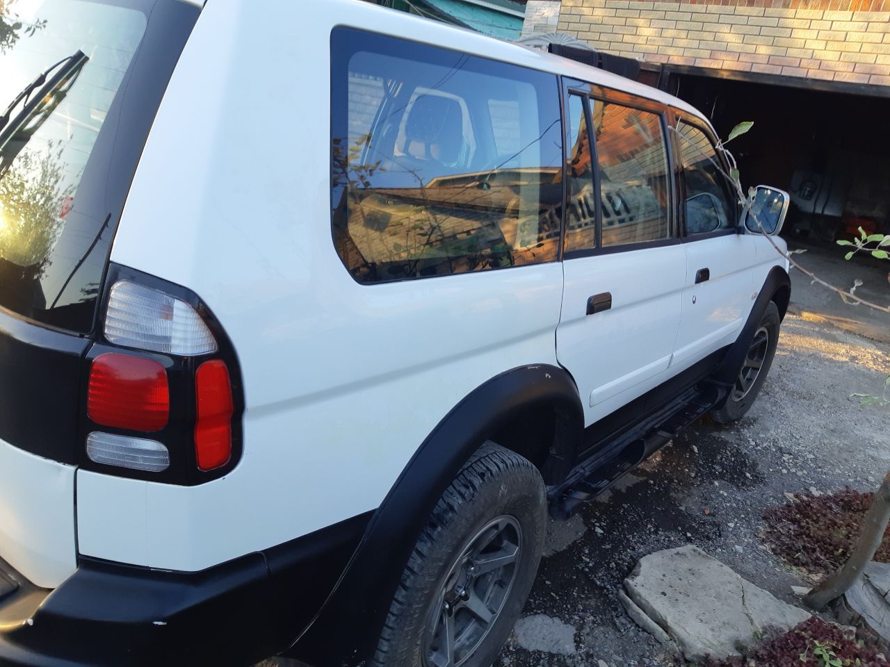 Продам мицубиси педжеро спорт.260т. пробег.2006год. машина в хорошем состоянии. новая резина, новый акб. установлен газ. прошу800000тр телефон+79494164523 - фотография - 6