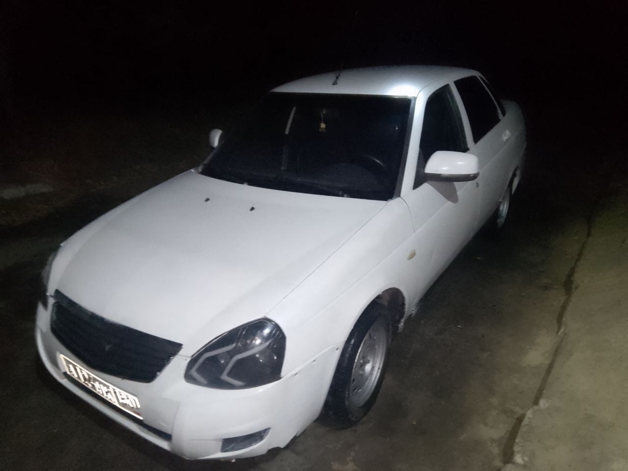 Продам приору, 2010г. газ(вписан в птс) но отключён. 242 к пробег. делалось всё для себя: полностью... - фотография