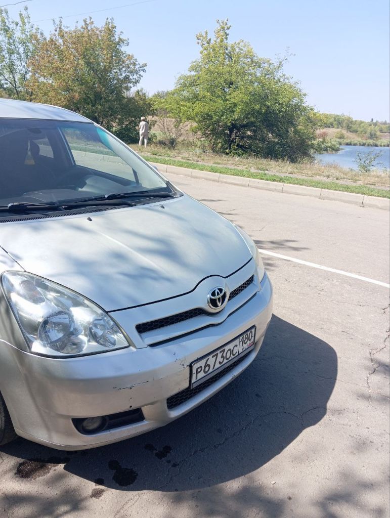 Продаю тоyota (тойота) corolla verso 2 2005 г. в. дизель 2 л. 268 тыс. пробег. не пригон. я хозяин, единственная запись в птс. настоящий японец, приемистый очень резвый. оцинкованный кузов. двигатель, не дымит масло не расходует. климат контроль, работает идеально. два комплекта резины на дисках. хороший свет, музыка. настоящий минивен. при разложенных задних сидениях получается ровный пол. ложится в длину взрослый человек. вмещается 18 банановых ящиков. в машине работает каждая кнопка. у меня около года, продаю в связи с покупкой другого авто. цена вопроса 800 тыс. р. машина в донецке. тел. +7949 348 0078 - фотография - 16