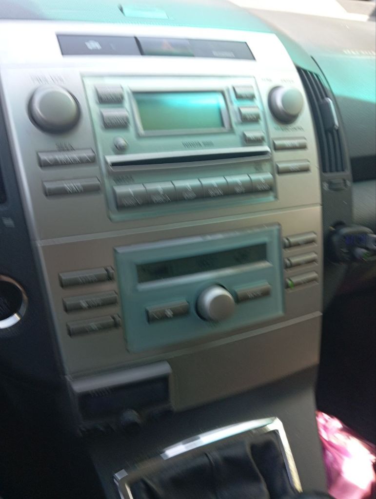 Продаю тоyota (тойота) corolla verso 2 2005 г. в. дизель 2 л. 268 тыс. пробег. не пригон. я хозяин, единственная запись в птс. настоящий японец, приемистый очень резвый. оцинкованный кузов. двигатель, не дымит масло не расходует. климат контроль, работает идеально. два комплекта резины на дисках. хороший свет, музыка. настоящий минивен. при разложенных задних сидениях получается ровный пол. ложится в длину взрослый человек. вмещается 18 банановых ящиков. в машине работает каждая кнопка. у меня около года, продаю в связи с покупкой другого авто. цена вопроса 800 тыс. р. машина в донецке. тел. +7949 348 0078 - фотография - 24