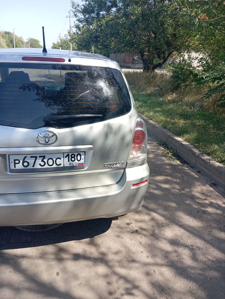 Продаю тоyota (тойота) corolla verso 2 2005 г. в. дизель 2 л. 268 тыс. пробег. не пригон. я хозяин, единственная запись в птс. настоящий японец, приемистый очень резвый. оцинкованный кузов. двигатель, не дымит масло не расходует. климат контроль, работает идеально. два комплекта резины на дисках. хороший свет, музыка. настоящий минивен. при разложенных задних сидениях получается ровный пол. ложится в длину взрослый человек. вмещается 18 банановых ящиков. в машине работает каждая кнопка. у меня около года, продаю в связи с покупкой другого авто. цена вопроса 800 тыс. р. машина в донецке. тел. +7949 348 0078 - фотография - 11