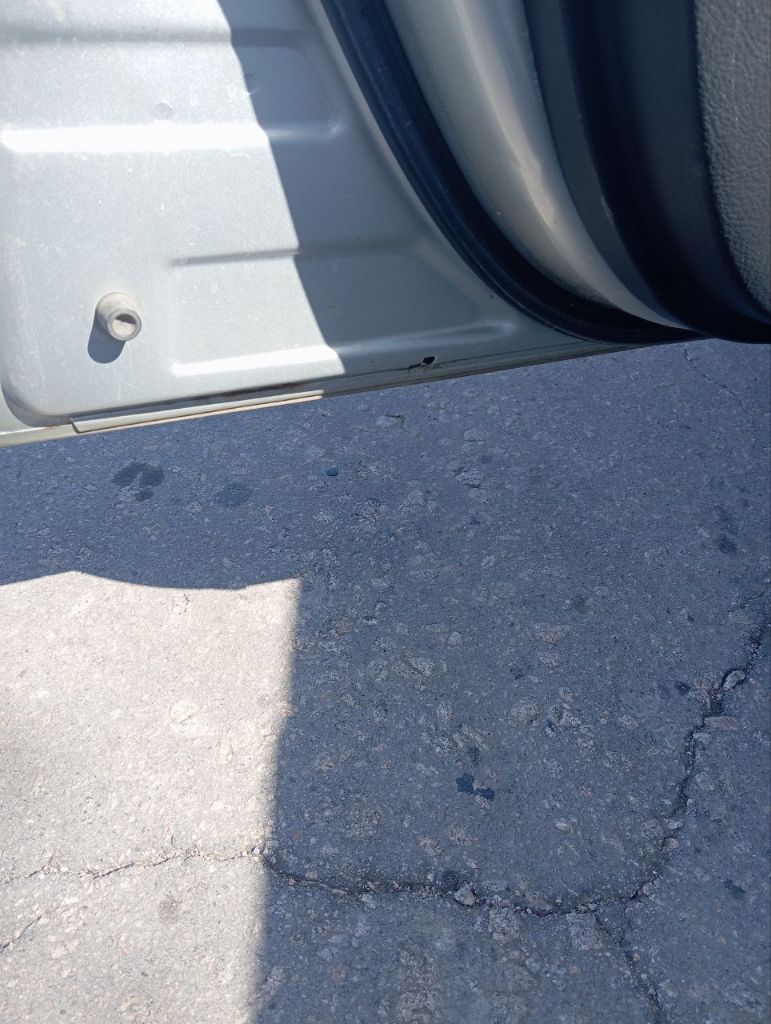 Продаю тоyota (тойота) corolla verso 2 2005 г. в. дизель 2 л. 268 тыс. пробег. не пригон. я хозяин, единственная запись в птс. настоящий японец, приемистый очень резвый. оцинкованный кузов. двигатель, не дымит масло не расходует. климат контроль, работает идеально. два комплекта резины на дисках. хороший свет, музыка. настоящий минивен. при разложенных задних сидениях получается ровный пол. ложится в длину взрослый человек. вмещается 18 банановых ящиков. в машине работает каждая кнопка. у меня около года, продаю в связи с покупкой другого авто. цена вопроса 800 тыс. р. машина в донецке. тел. +7949 348 0078 - фотография - 21