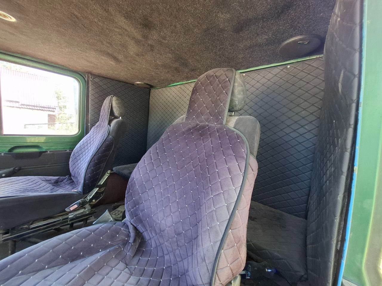 Mercedes-benz 608d 1979г. -- промтоварный фургон -- пробег 549848 км -- цена: 600.000р -- +7949 338 37 41 вячеслав пгт. пантелеймоновка, микрорайон планы авто после капитального ремонта двигателя. машина запускается с пол оборота и едет. из минусов: не работает рулевой усилитель, не поднимает водительское окно, водительская дверь открывается снаружи, пассажирская изнутри. продается из за ненадобности в использовании. торг у капота! - фотография - 4