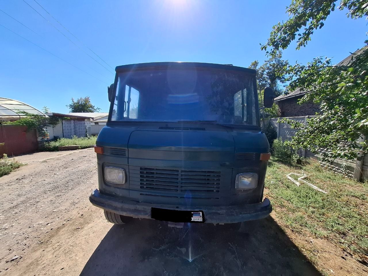 Mercedes-benz 608d 1979г. -- промтоварный фургон -- пробег 549848 км -- цена: 600.000р -- +7949 338... - фотография