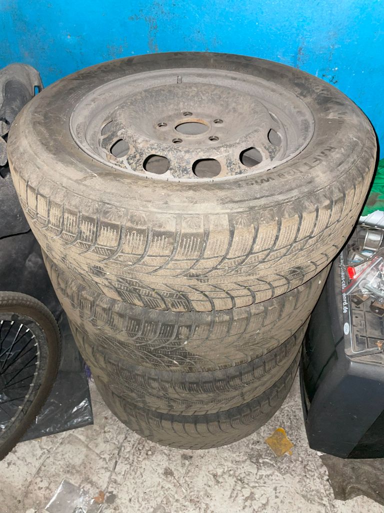 Продам ford focus c-max 1.8, механика, 2004г, 360000 км! 560000 р. полностью обслуженный автомобиль, пригнанный из германии 3 года назад! здесь один владелец! масло заменено, месяц назад сделан капремонт головки двигателя, кольца заменены год назад. месяц назад заменен комплект цепи, поменяны ремни, перебраны стартер и генератор и т. д.(остальное по телефону), живой, комфортный автомобиль! возможен обмен на паркетник( нужна машина повыше) в салоне не курили. зимняя резина в комплекте. возможен обмен. кузов в родной краске. установлен газ( вписан в птс)фен 3916641. возможен торг при осмотре. - фотография - 24