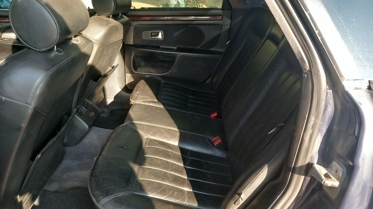 Продается audi a8 d2 1996 г. в. легенда немецкого автопрома. год: 1996 кузов: седан (d2) двигатель: 2.8 бензин кпп: механическая передний привод цвет кузова: тёмно синий машина в хорошем состоянии для своего возраста. все основные системы работают. отличный вариант для ценителя или как первый автомобиль в надежные руки. продажа от собственика обязательно с переоформлением звоните, отвечу на все вопросы. авто находится в горловке цена 380000 рублей номер для связи +79494919568 на этом же номере есть телеграмм - фотография - 6