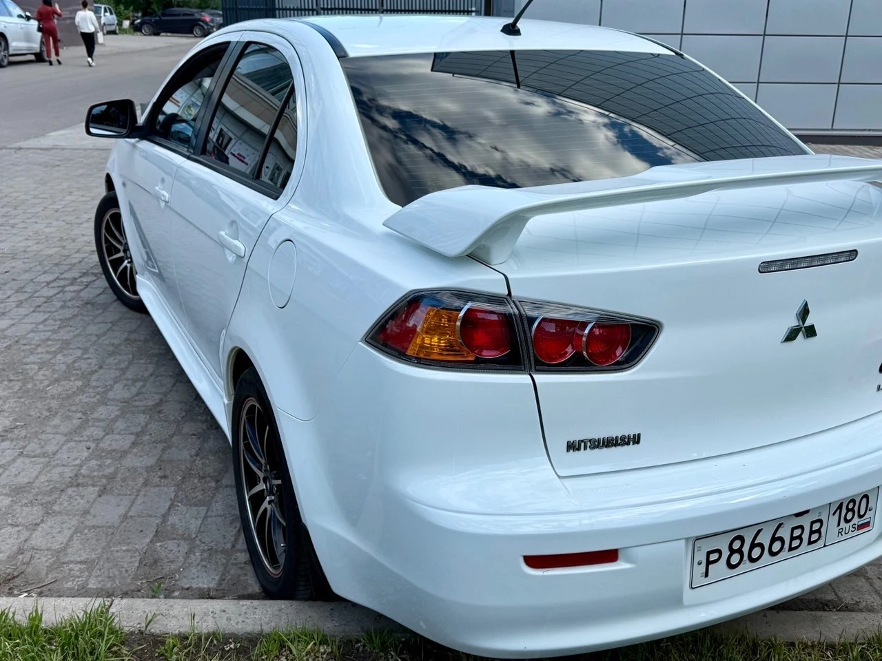 Продам: донецк mitsubishi lancer x рестайлинг 2014 года. птс: оригинал пробег:133.000 тыс км машина в отличном состоянии, без каких либо нареканий. собственник, по факту я 2-й хозяин, был перевес номеров в одной семье !пробег оригинал 100%, вся в родном окрасе, любые проверки включая сто приветствуется. диски r-17 новая резина, камера заднего вида, регистратор в зеркале, цена:1🍋75тыс руб 📲📲📲 7 949 317 52 79 - фотография - 5