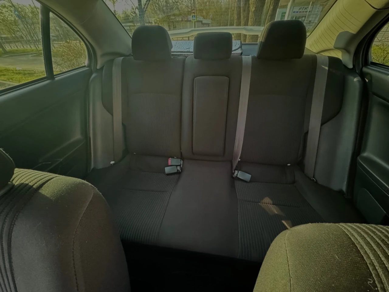 Продам: донецк mitsubishi lancer x рестайлинг 2014 года. птс: оригинал пробег:133.000 тыс км машина в отличном состоянии, без каких либо нареканий. собственник, по факту я 2-й хозяин, был перевес номеров в одной семье !пробег оригинал 100%, вся в родном окрасе, любые проверки включая сто приветствуется. диски r-17 новая резина, камера заднего вида, регистратор в зеркале, цена:1🍋75тыс руб 📲📲📲 7 949 317 52 79 - фотография - 8