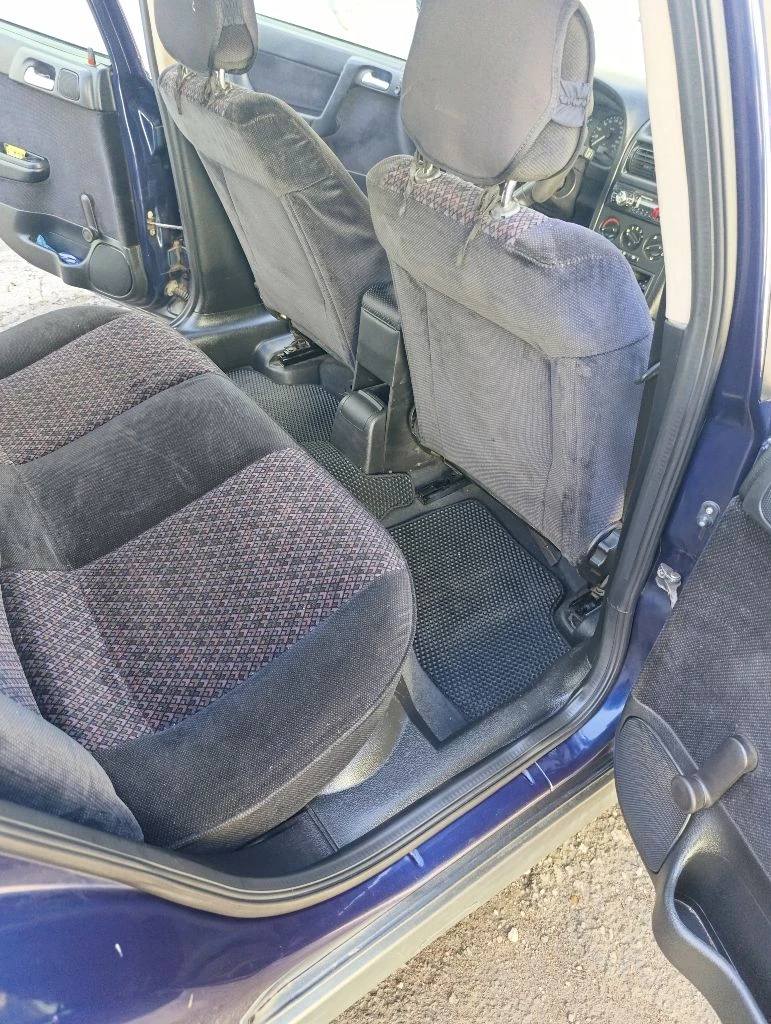 В приоритете обмен на опель зафира а или другой компактвэн с моей доплатой, так же рассмотрю обмен на опель вектра с, . я 1 хозяин по птс. документы в полном порядке. владею авто 4 года. только переоформление в мрэо. двс 1.6 8клапанный, самый простой и надежныйкондер заправлен, усилитель руля, рег. руля, корректор фар, авс, эл. рег. зеркал, два эл. стеклопод. обогрев заднего стекла, печка жарит. приятный салон. коробка механика. недавно поменял: две ступицы, перед. колодки, передние стойки, стойки стабилизатора, опорные подшипники, масло в двс, все фильтра, опоры двс. два комплекта резины на родных штампах размер 15.есть багажник на крышу на эту модель, отдам в подарок. для своих лет авто в хорошем состоянии. тел: +7949 368 32 30 цена 450т. р.торг. макеевка - фотография - 9