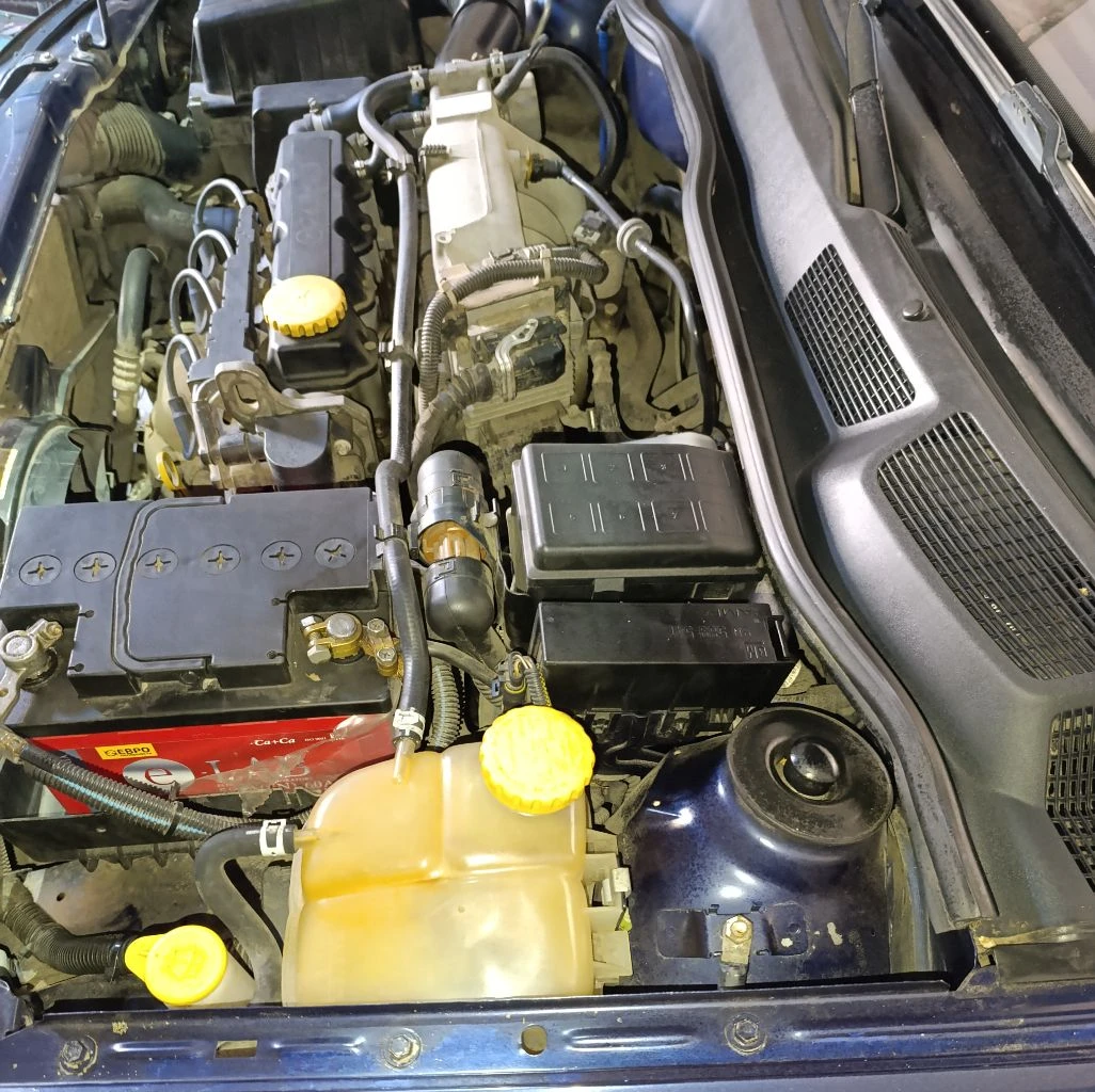 В приоритете обмен на опель зафира а или другой компактвэн с моей доплатой, так же рассмотрю обмен на опель вектра с, . я 1 хозяин по птс. документы в полном порядке. владею авто 4 года. только переоформление в мрэо. двс 1.6 8клапанный, самый простой и надежныйкондер заправлен, усилитель руля, рег. руля, корректор фар, авс, эл. рег. зеркал, два эл. стеклопод. обогрев заднего стекла, печка жарит. приятный салон. коробка механика. недавно поменял: две ступицы, перед. колодки, передние стойки, стойки стабилизатора, опорные подшипники, масло в двс, все фильтра, опоры двс. два комплекта резины на родных штампах размер 15.есть багажник на крышу на эту модель, отдам в подарок. для своих лет авто в хорошем состоянии. тел: +7949 368 32 30 цена 450т. р.торг. макеевка - фотография - 13