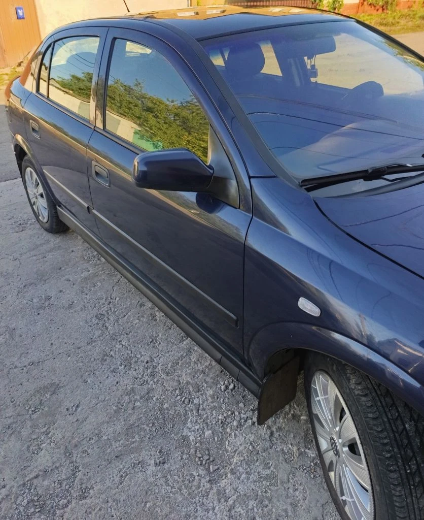 В приоритете обмен на опель зафира а или другой компактвэн с моей доплатой, так же рассмотрю обмен на опель вектра с, . я 1 хозяин по птс. документы в полном порядке. владею авто 4 года. только переоформление в мрэо. двс 1.6 8клапанный, самый простой и надежныйкондер заправлен, усилитель руля, рег. руля, корректор фар, авс, эл. рег. зеркал, два эл. стеклопод. обогрев заднего стекла, печка жарит. приятный салон. коробка механика. недавно поменял: две ступицы, перед. колодки, передние стойки, стойки стабилизатора, опорные подшипники, масло в двс, все фильтра, опоры двс. два комплекта резины на родных штампах размер 15.есть багажник на крышу на эту модель, отдам в подарок. для своих лет авто в хорошем состоянии. тел: +7949 368 32 30 цена 450т. р.торг. макеевка - фотография - 3