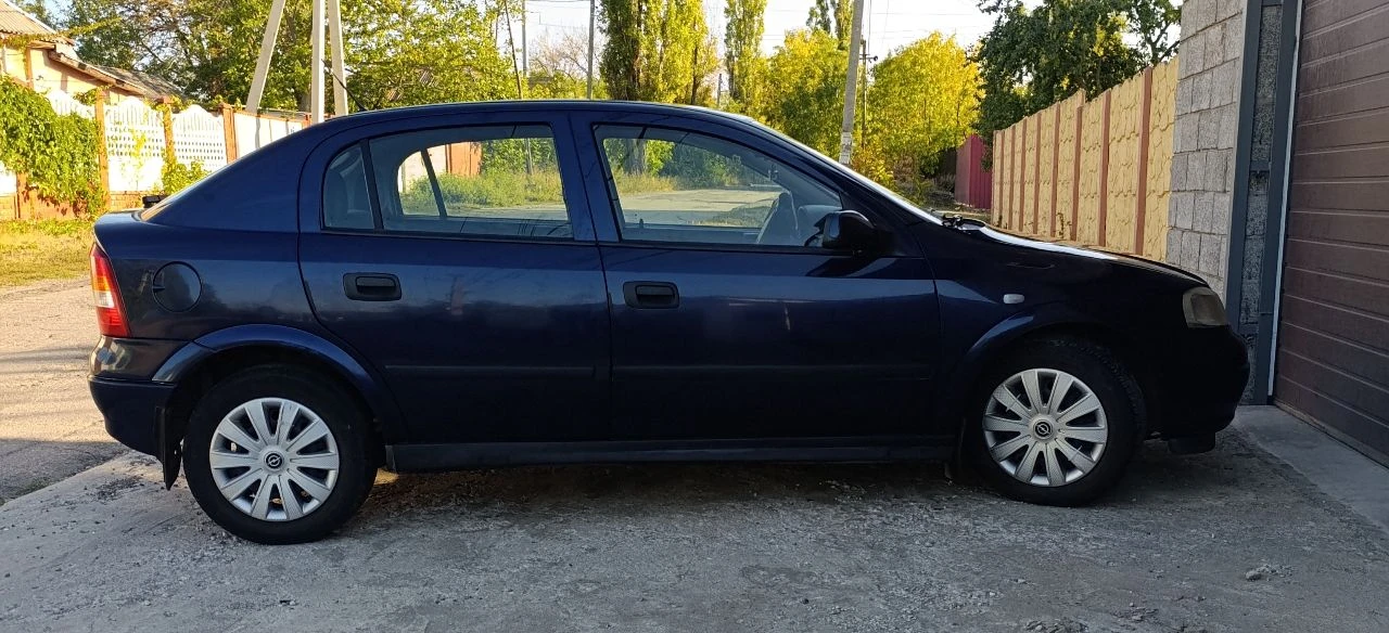 В приоритете обмен на опель зафира а или другой компактвэн с моей доплатой, так же рассмотрю обмен на опель вектра с, . я 1 хозяин по птс. документы в полном порядке. владею авто 4 года. только переоформление в мрэо. двс 1.6 8клапанный, самый простой и надежныйкондер заправлен, усилитель руля, рег. руля, корректор фар, авс, эл. рег. зеркал, два эл. стеклопод. обогрев заднего стекла, печка жарит. приятный салон. коробка механика. недавно поменял: две ступицы, перед. колодки, передние стойки, стойки стабилизатора, опорные подшипники, масло в двс, все фильтра, опоры двс. два комплекта резины на родных штампах размер 15.есть багажник на крышу на эту модель, отдам в подарок. для своих лет авто в хорошем состоянии. тел: +7949 368 32 30 цена 450т. р.торг. макеевка - фотография - 5
