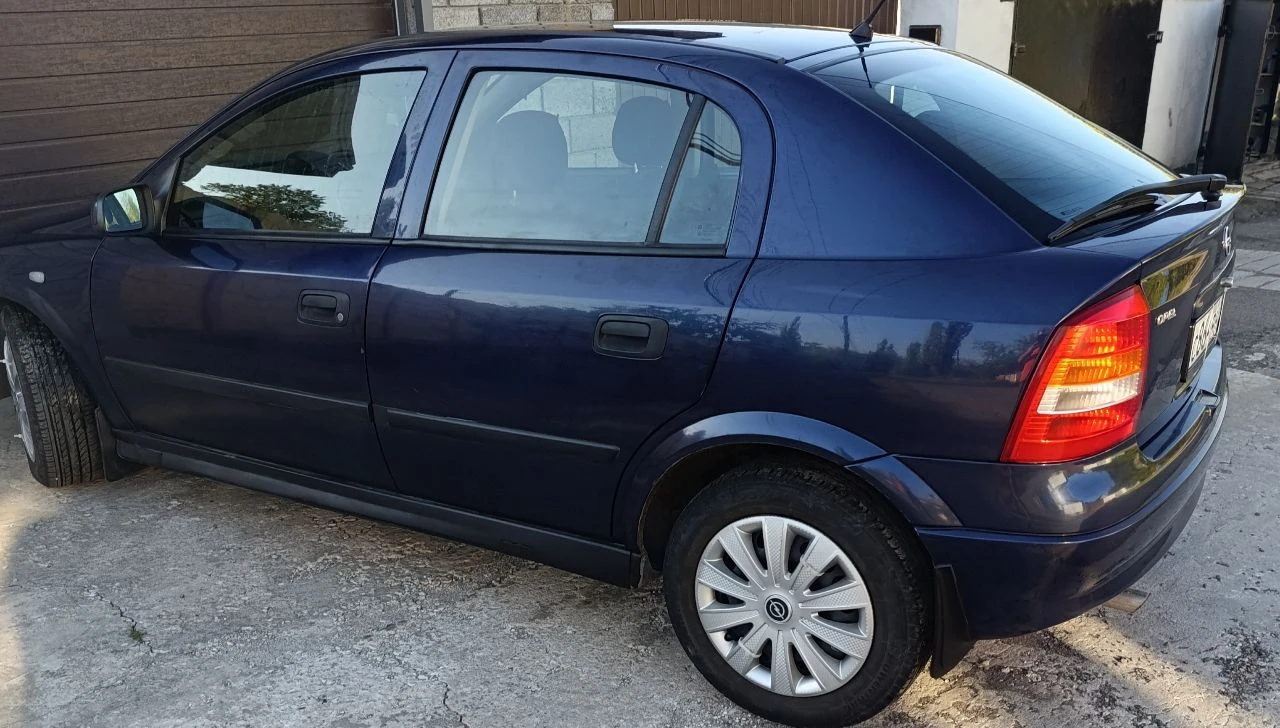 В приоритете обмен на опель зафира а или другой компактвэн с моей доплатой, так же рассмотрю обмен на опель вектра с, . я 1 хозяин по птс. документы в полном порядке. владею авто 4 года. только переоформление в мрэо. двс 1.6 8клапанный, самый простой и надежныйкондер заправлен, усилитель руля, рег. руля, корректор фар, авс, эл. рег. зеркал, два эл. стеклопод. обогрев заднего стекла, печка жарит. приятный салон. коробка механика. недавно поменял: две ступицы, перед. колодки, передние стойки, стойки стабилизатора, опорные подшипники, масло в двс, все фильтра, опоры двс. два комплекта резины на родных штампах размер 15.есть багажник на крышу на эту модель, отдам в подарок. для своих лет авто в хорошем состоянии. тел: +7949 368 32 30 цена 450т. р.торг. макеевка - фотография - 4