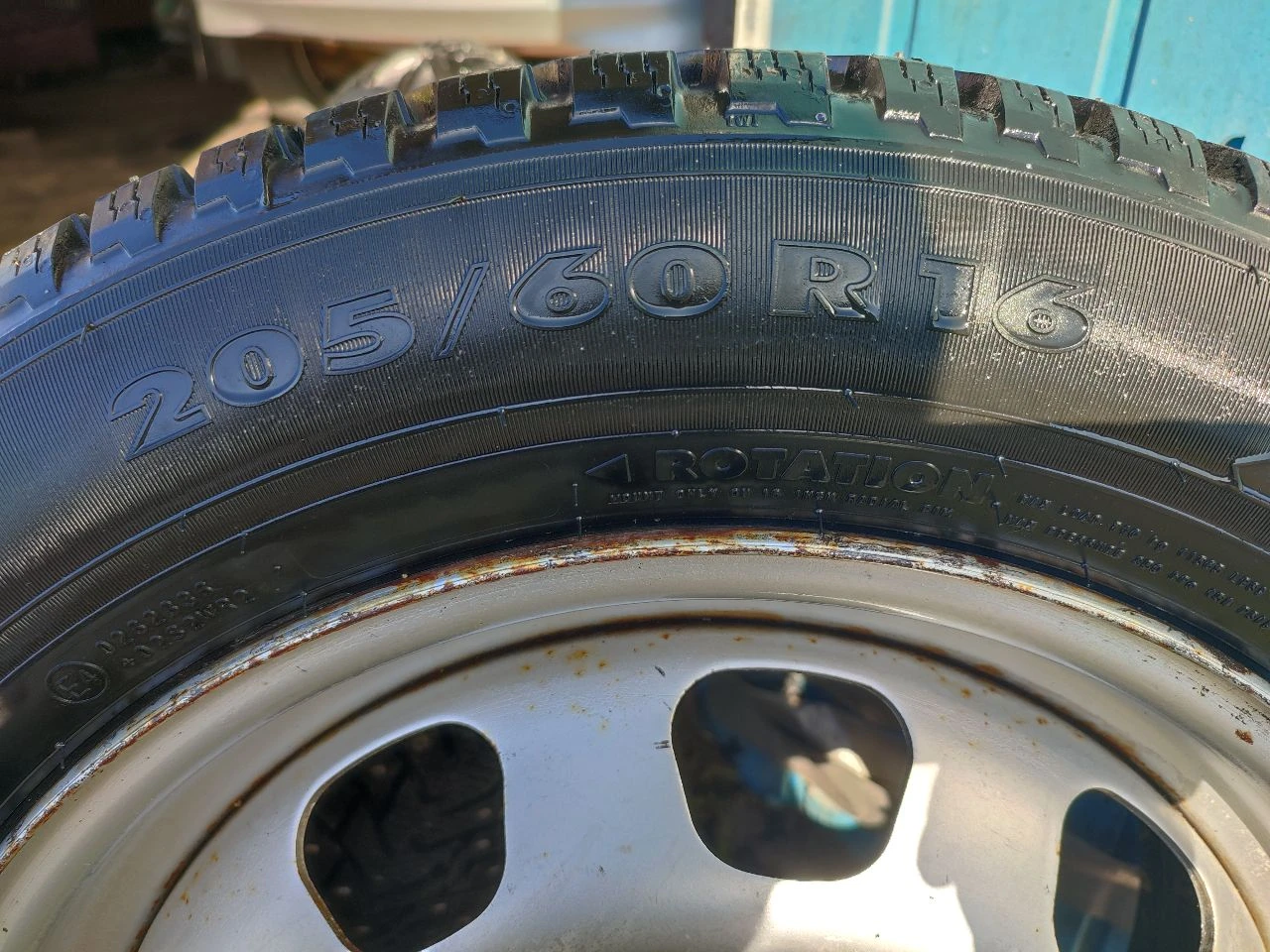 Продам. комплект колёс. 4. шт. разболтовка. 5. *114;3. * 16. диски. рено. резина. нокиан - фотография - 3