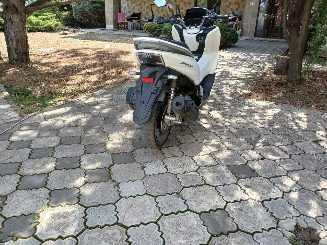 Продам мотоцикл находится в петровском районе все вопросы по телефону +79496457433 цена 120000 руб - фотография - 3