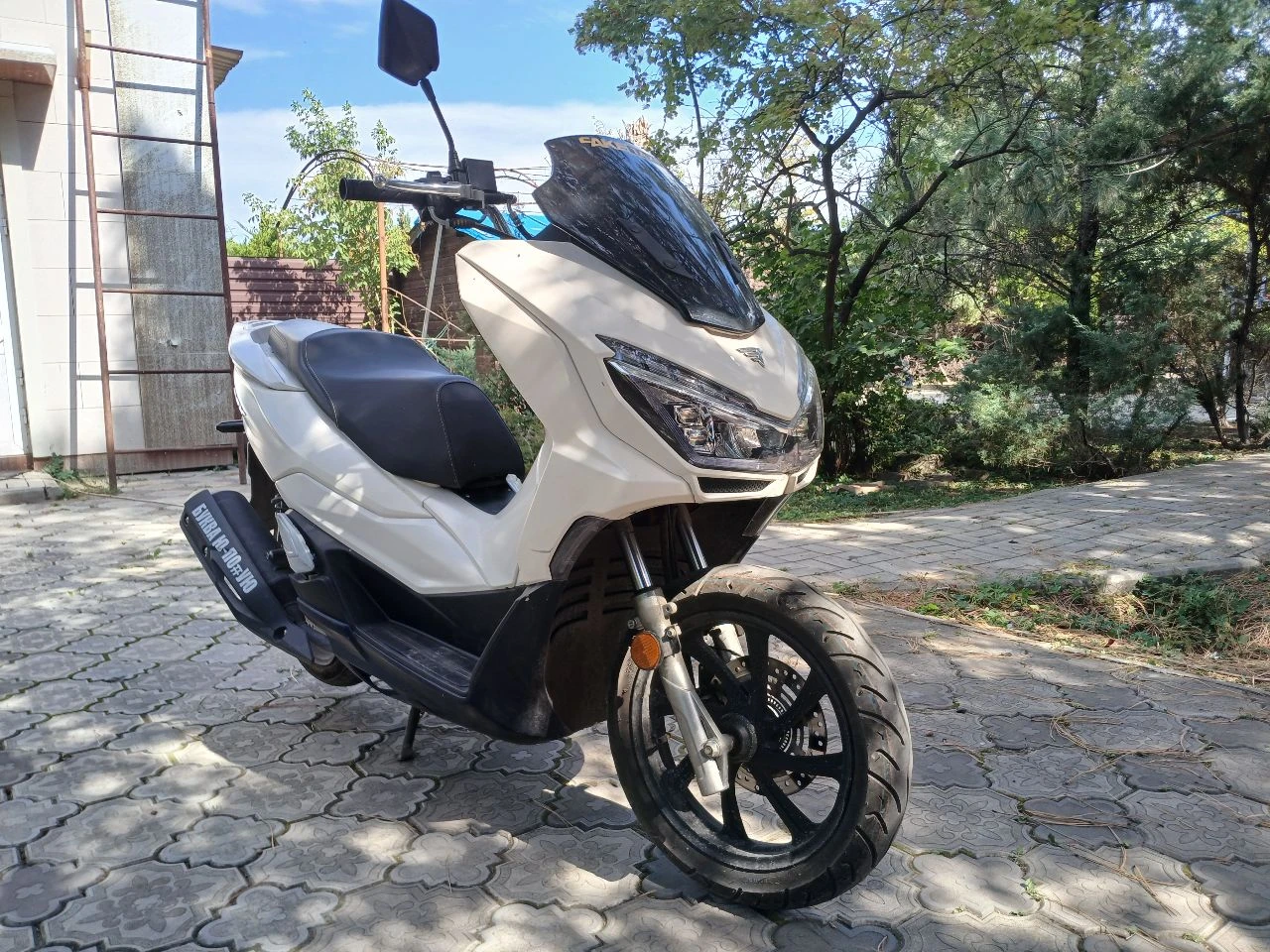 Продам мотоцикл находится в петровском районе все вопросы по телефону +79496457433 цена 120000 руб - фотография - 5